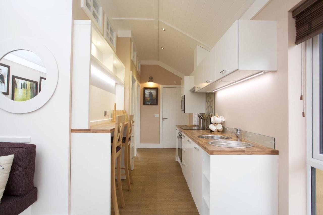 Braidhaugh Holiday Lodge And Glamping Park Crieff Exterior photo